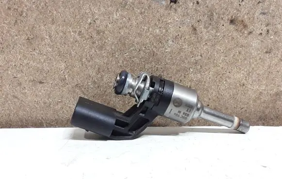 Volkswagen Golf VI Fuel injector 03C906036M