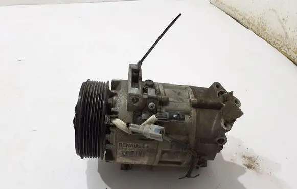Renault Laguna III Air conditioning (A/C) compressor (pump) 8200890987