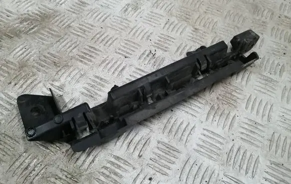 Renault Laguna III Fender mounting bracket 622200006R