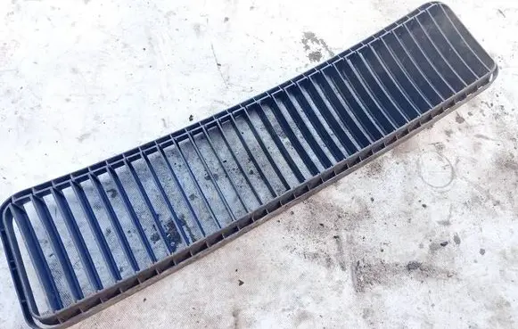 Skoda Superb B5 (3U) Front bumper lower grill 3U0853677