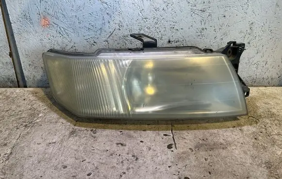 Mitsubishi Space Wagon Headlight/headlamp
