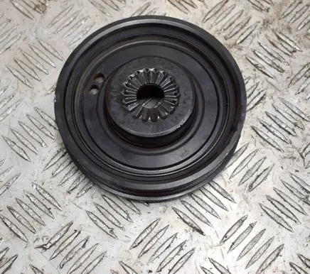 Volkswagen Golf VII Crankshaft pulley 04C105243D