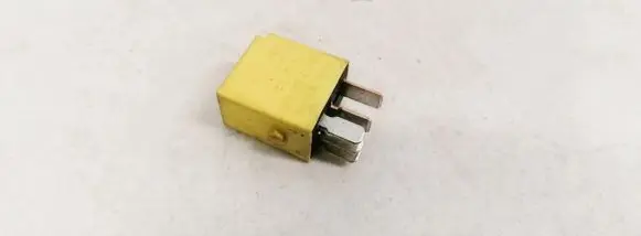 Mercedes-Benz C W203 Other relay 4RD00781402 4RD007814-02