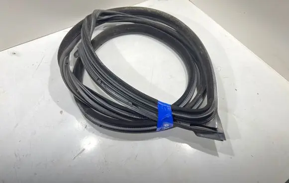 BMW 6 F06 Gran coupe Front door rubber seal 