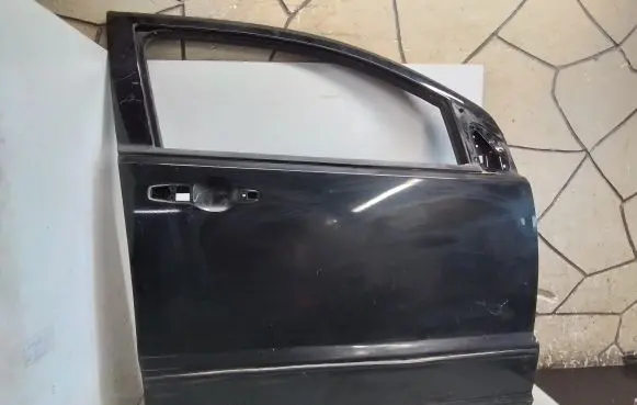 Dodge Caliber Front door