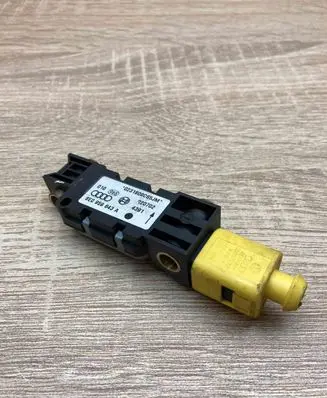 Audi A6 S6 C5 4B Airbag deployment crash/impact sensor 8E0959643A