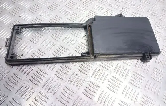 Mercedes-Benz C W202 Fuse box cover 2085450003