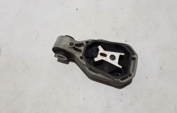 Mercedes-Benz GLA H247 Engine mount bracket A2472400400