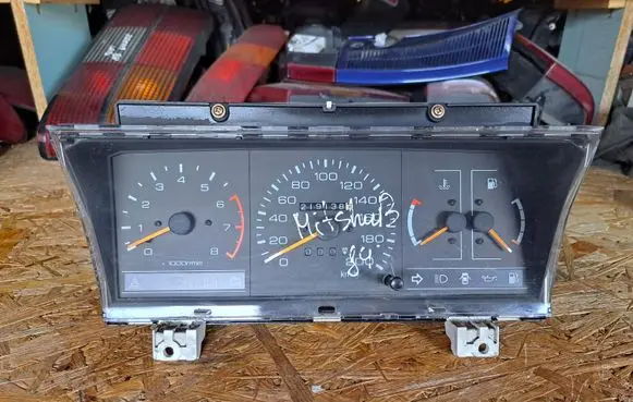 Mitsubishi Galant Eterna Speedometer (instrument cluster) MB281286 328070