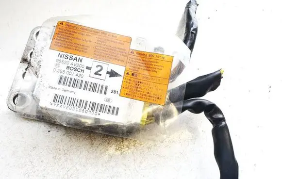 Nissan Primera Airbag control unit/module 98820av200 0285001420