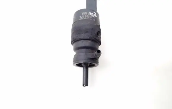 Audi A6 S6 C5 4B Windscreen/windshield washer pump 1J5955651