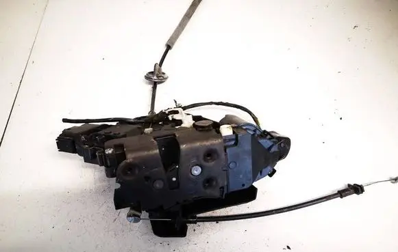 Volvo XC70 Rear door lock 31253656