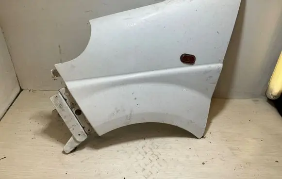 Renault Trafic II (X83) Fender