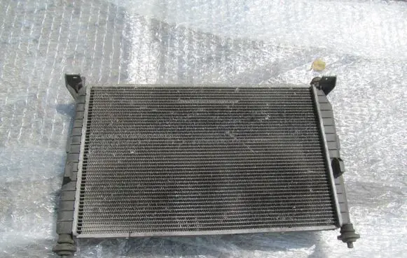 Ford Mondeo MK II Coolant radiator 93BB8005EF