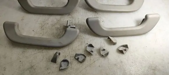 Subaru Forester SH A set of handles for the ceiling 