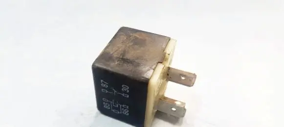 Audi A4 S4 B5 8D Other relay 431951253H