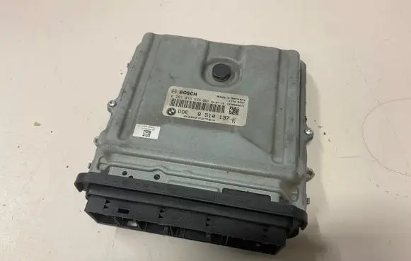 BMW 5 F10 F11 Engine control unit/module 8510137 030072764 0281016846