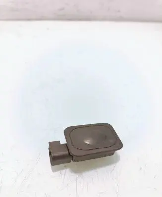 Tailgate opening switch