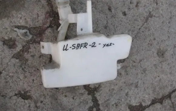Renault Safrane Windshield washer fluid reservoir/tank 