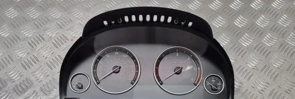 BMW 5 F10 F11 Speedometer (instrument cluster) 9276649