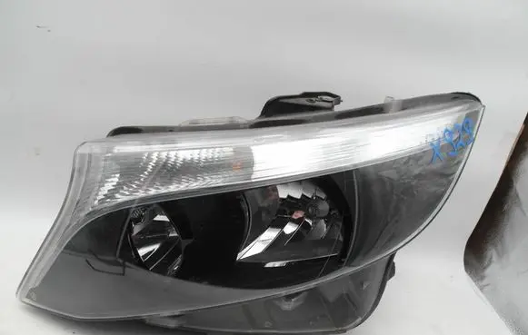 Mercedes-Benz Vito Viano W447 Headlight/headlamp A4479067700 00272811 1EL01128417