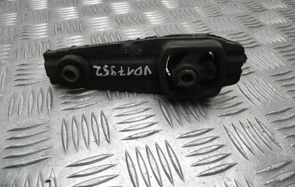 Peugeot 208 Engine mount bracket 9681675280 VD17952