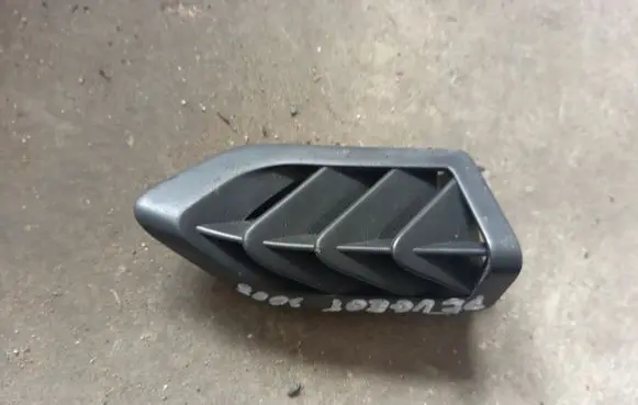 Peugeot 3008 I Dashboard side air vent grill/cover trim 9685075877