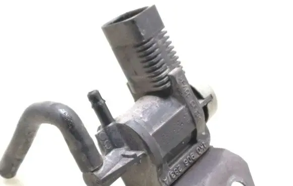 Volkswagen Touran I Turbo solenoid valve 1K0906283A