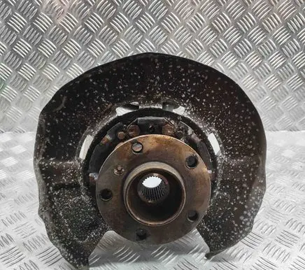 Rear wheel hub