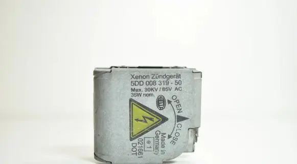 Audi A6 S6 C6 4F Headlight ballast module Xenon 5DD00831950