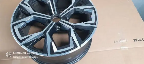 BMW i4 R19 alloy rim 