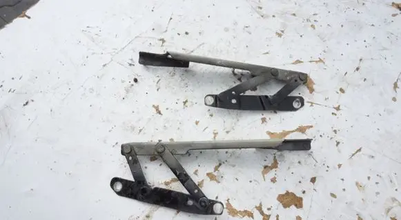 Jeep Cherokee Engine bonnet/hood hinges