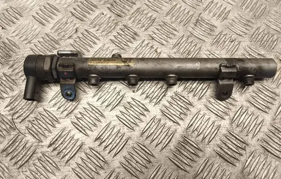 Mercedes-Benz C W204 Fuel main line pipe A6420702495 A6420780149