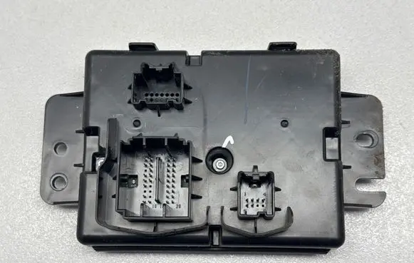 Chrysler Pacifica Air conditioner control unit module 68493454AE 63270