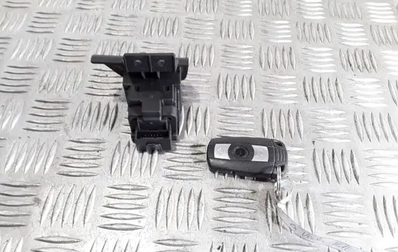 BMW 1 E81 E87 Ignition lock 695471702
