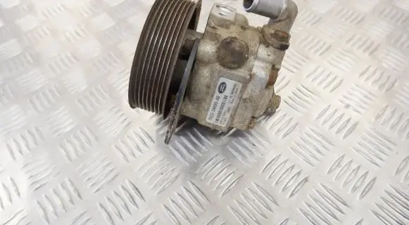 Land Rover Discovery 3 - LR3 Power steering pump 7H223A696AB