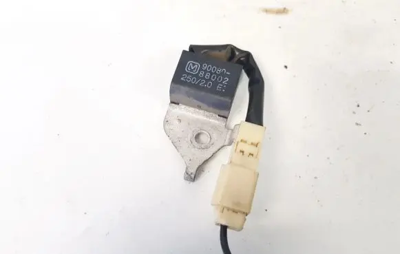 Toyota Avensis T250 Sensor 9008088002