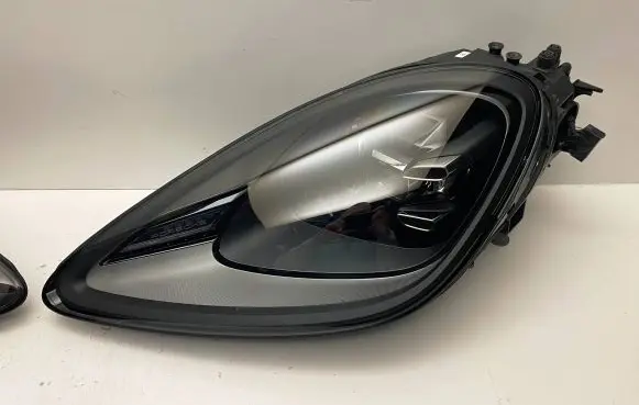 Porsche Cayenne (9Y0 9Y3) Headlight/headlamp 9Y0941033AK