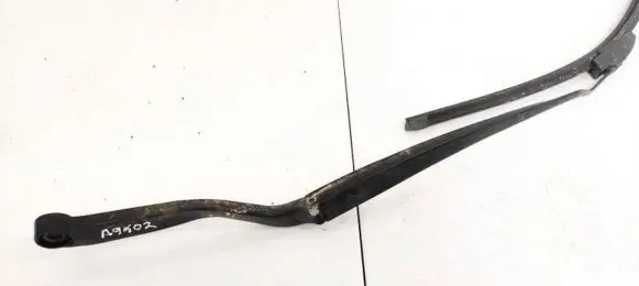 Nissan Murano Z50 Front wiper blade arm
