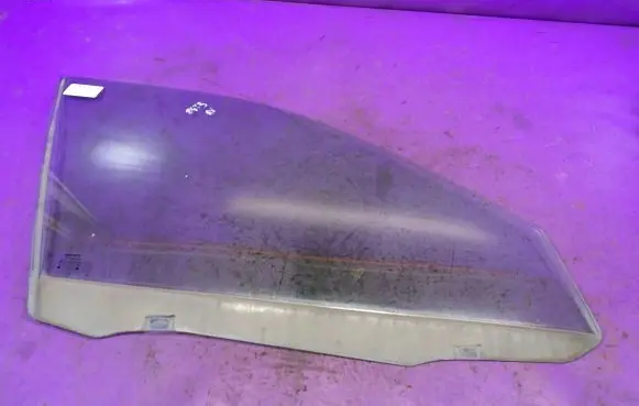 Seat Leon (1M) Front door window glass four-door