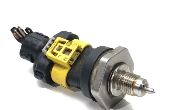 Mercedes-Benz CLA C117 X117 W117 Fuel pressure sensor 