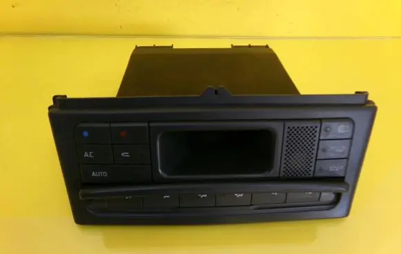Renault Laguna I Climate control unit 7700425674 9140010332