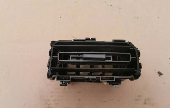 Peugeot Partner Dash center air vent grill M0U022342 GE0046589