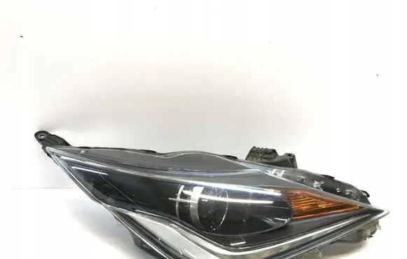 Toyota Aygo AB40 Headlight/headlamp 81017