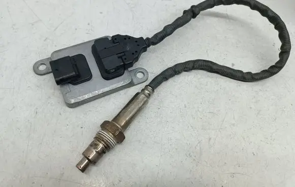 Mercedes-Benz Vito Viano W447 Lambda probe sensor A0009058411 0009058411