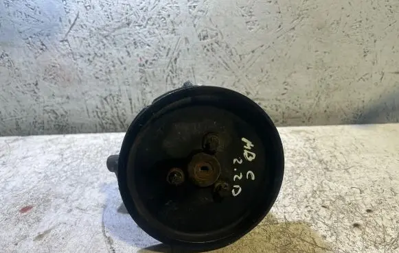 Mercedes-Benz C W204 Power steering pump A6112300115
