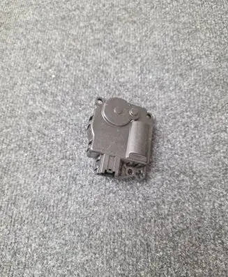 Maserati Levante Air flap motor/actuator 545250008 GL545001