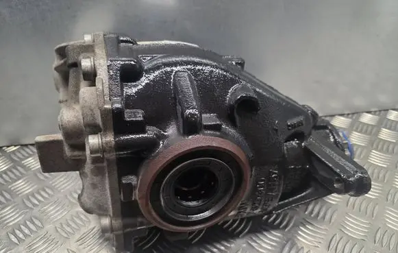 BMW 3 F30 F35 F31 Rear differential 7612166 8813120304 7629397