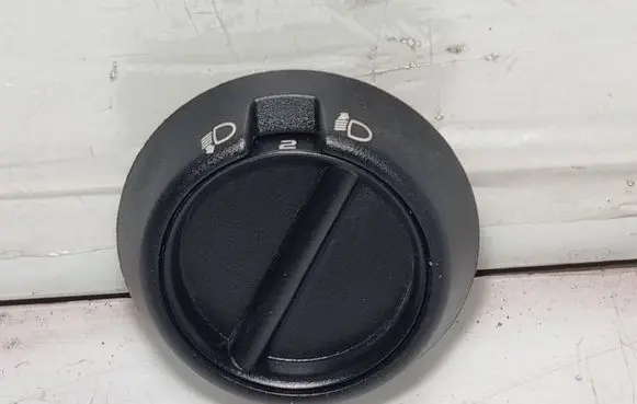 Renault Master II Headlight level height control switch 7700352939