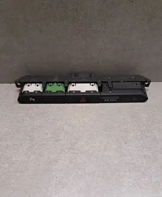 Volkswagen PASSAT B8 Hazard light switch 3G0927132A